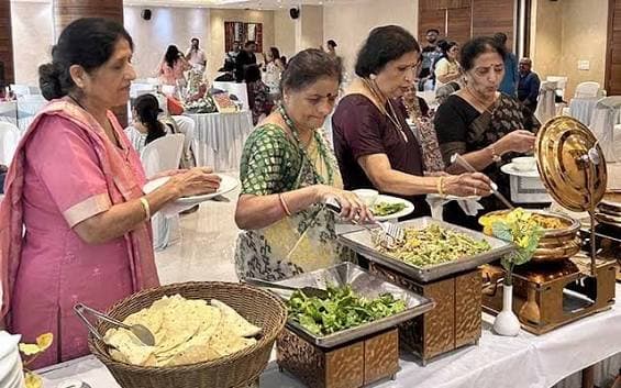 How to Choose the Best Tiffin Service for Office Lunch